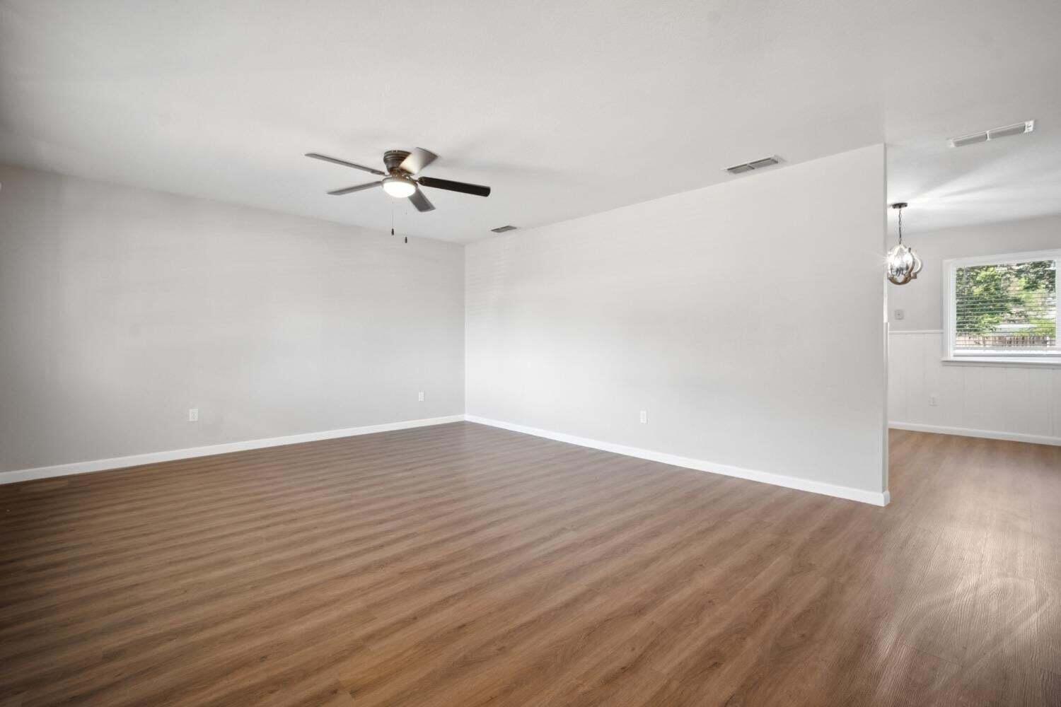 2004 45th Street Lubbock, TX 79412 - Photo 5 of 15 20241219232000768441000000-o