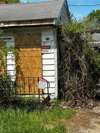 $5,000 | 1422 Knickerbocker Avenue, Flint, MI 48505