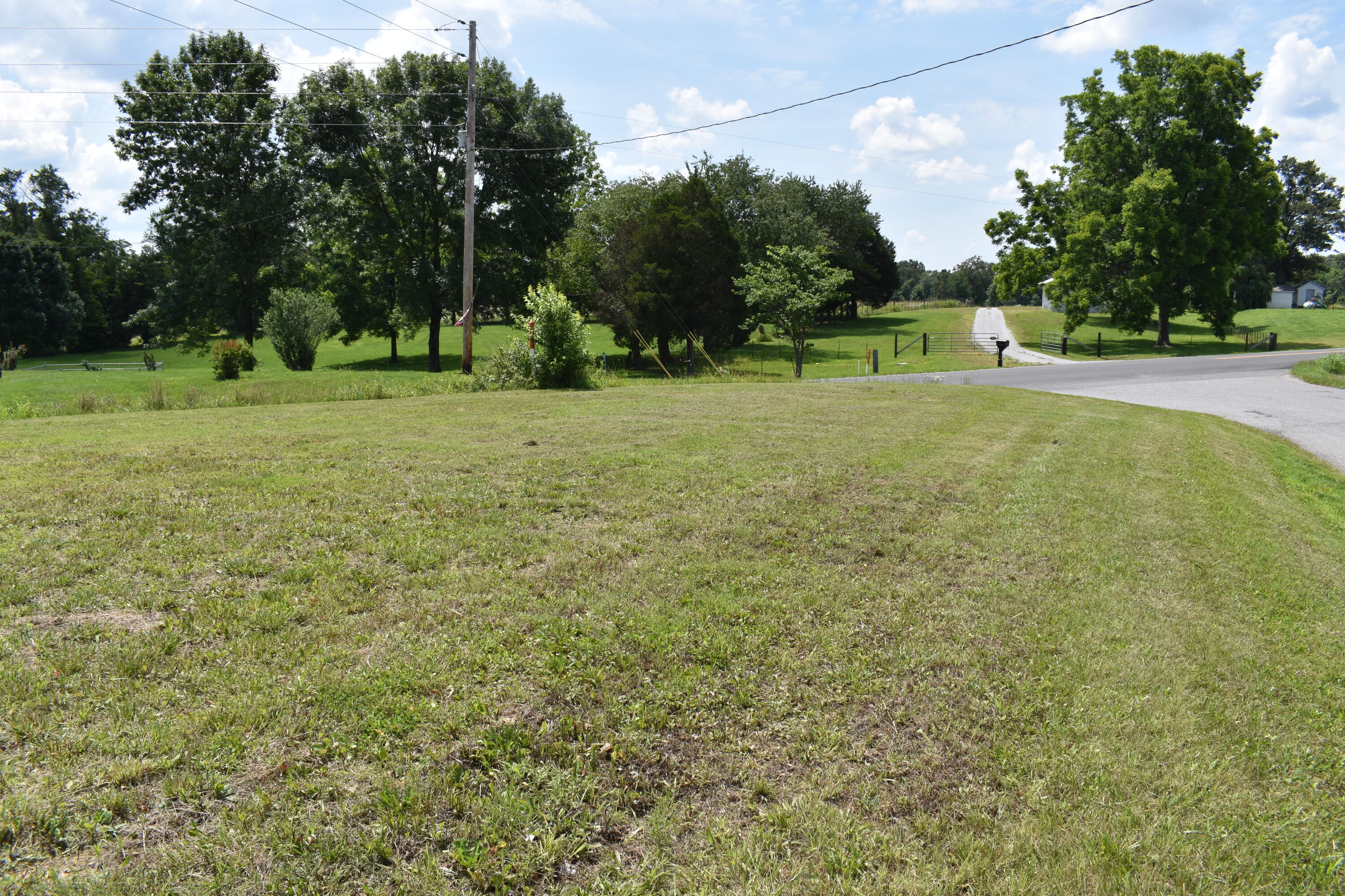 1975 Page Road Sedalia, KY 42079 - Photo 2 of 8 DSC_0168