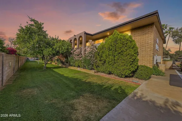 $374,900 | 10 West Northern Avenue, Unit 2, Phoenix, AZ 85021