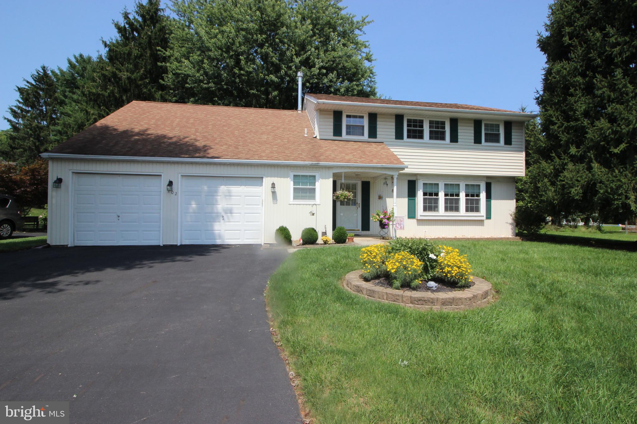 202 Centennial Road Warminster, PA 18974 - Photo 5 of 45 Gallery Image 5