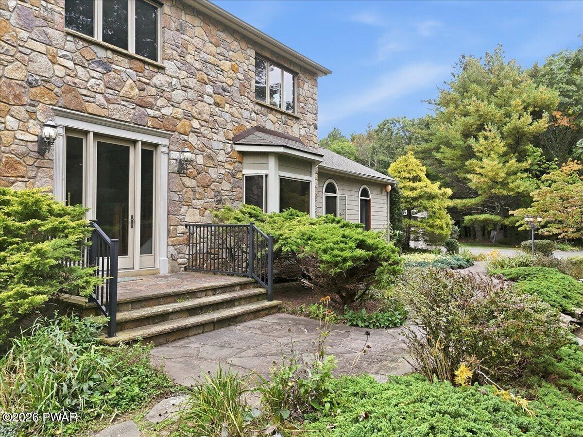 441 Emery Road Dingmans Ferry, PA 18328 - Photo 15 of 108 Gallery Image 15