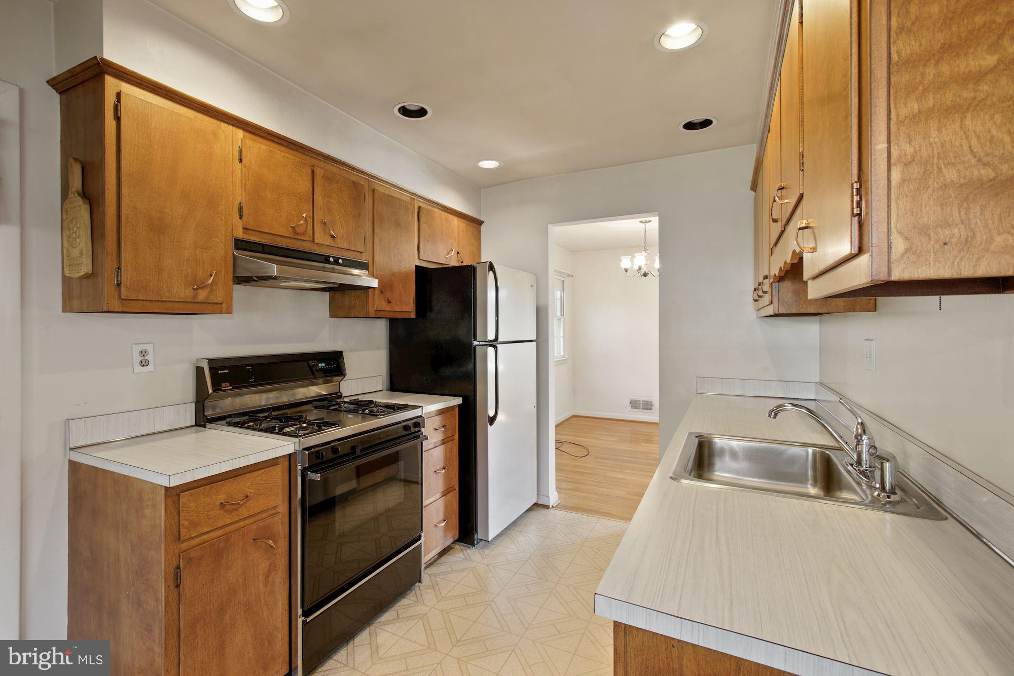 7308 Miller Fall Road Rockville, MD 20855 - Photo 11 of 36 Gallery Image 11