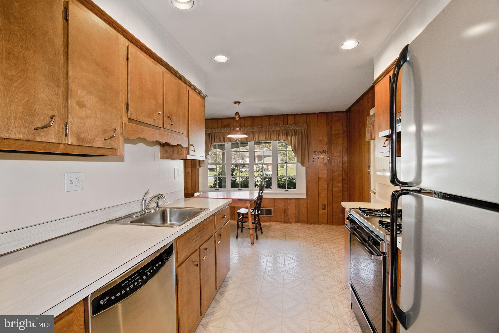 7308 Miller Fall Road Rockville, MD 20855 - Photo 13 of 36 Gallery Image 13