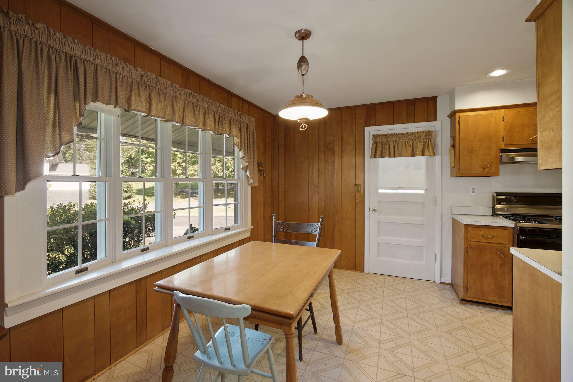 7308 Miller Fall Road Rockville, MD 20855 - Photo 9 of 36 Gallery Image 9