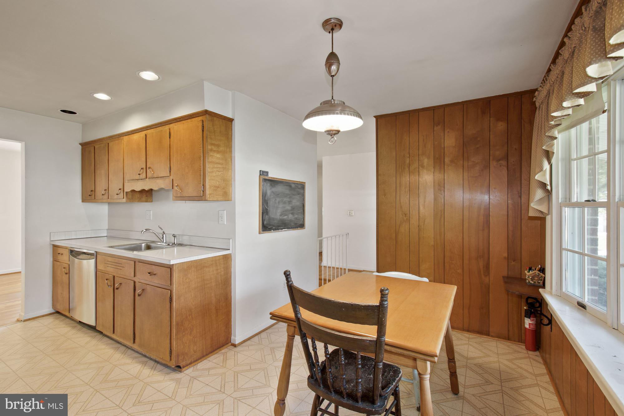 7308 Miller Fall Road Rockville, MD 20855 - Photo 10 of 36 Gallery Image 10