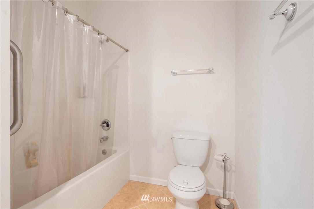 5313 Erlands Point Road Northwest Bremerton, WA 98312 - Photo 12 of 20 Gallery Image 12