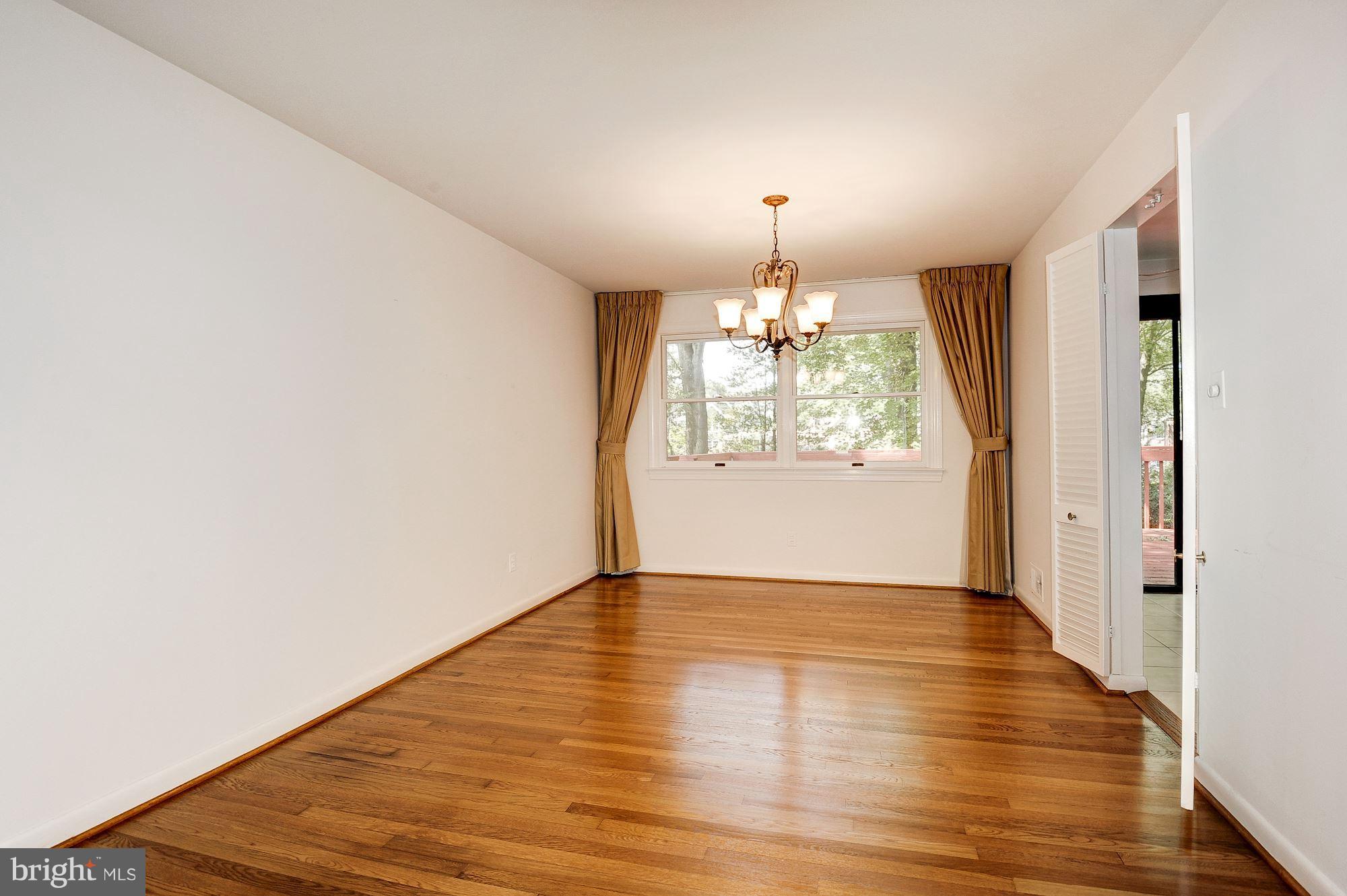 7017 Hector Road McLean, VA 22101 - Photo 10 of 28 Dining Room