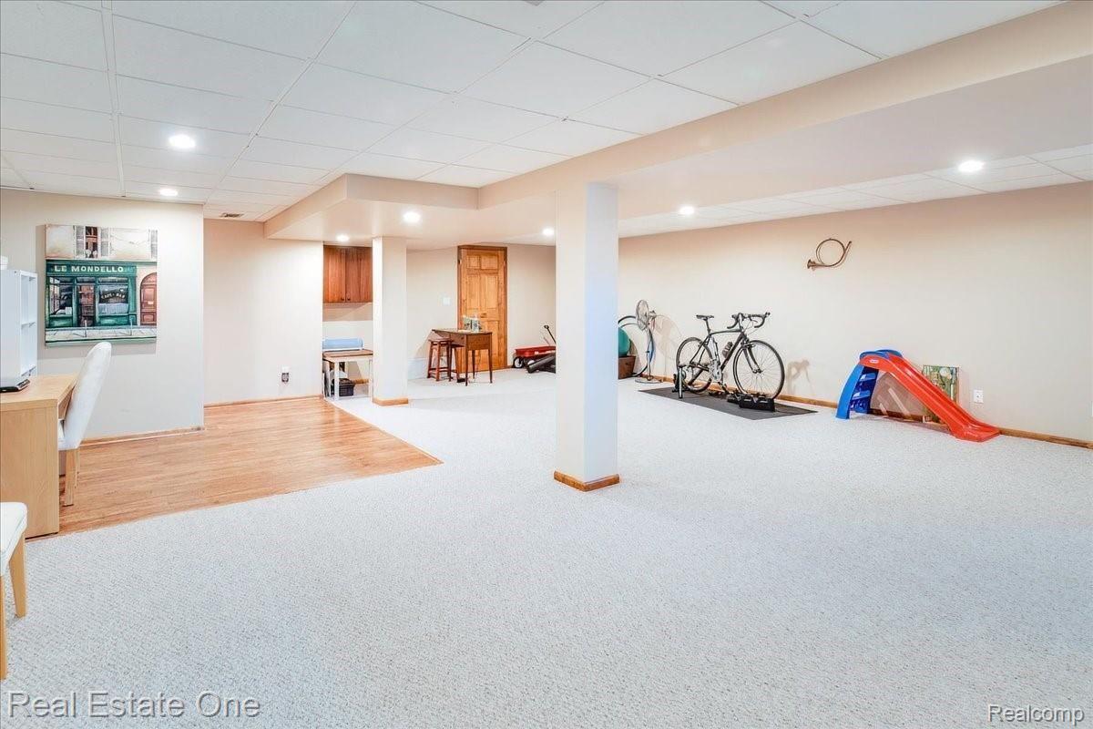 451 Lake Forest Road Rochester, MI 48309 - Photo 56 of 97 075-71.jpg