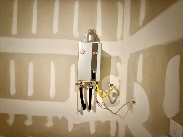 $2,799 | 405 Magnolia Street, Richwood, TX 77531