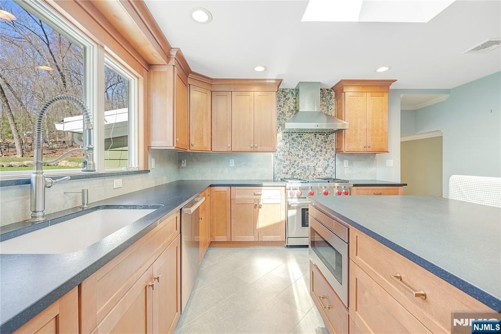 886 High Mountain Road Franklin Lakes, NJ 07417 - Photo 12 of 31