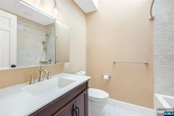 $5,000 | 886 High Mountain Road, Franklin Lakes, NJ 07417