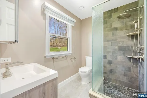 $5,000 | 886 High Mountain Road, Franklin Lakes, NJ 07417