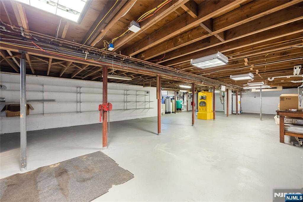 886 High Mountain Road Franklin Lakes, NJ 07417 - Photo 27 of 31