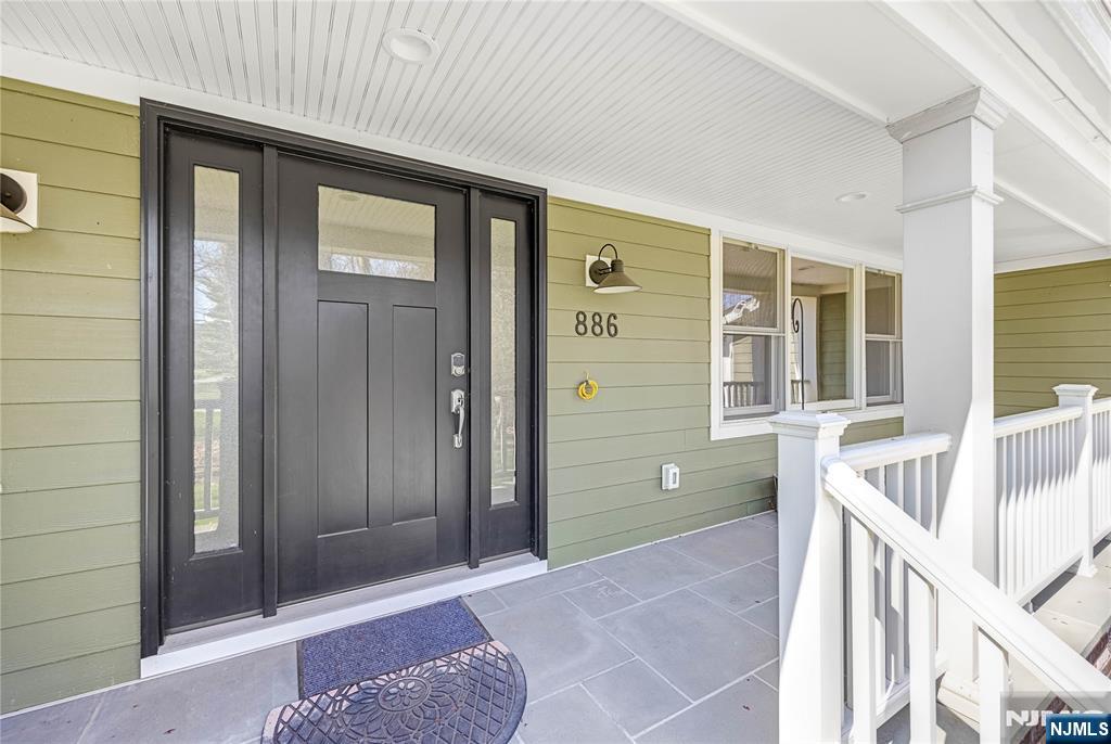 886 High Mountain Road Franklin Lakes, NJ 07417 - Photo 4 of 31