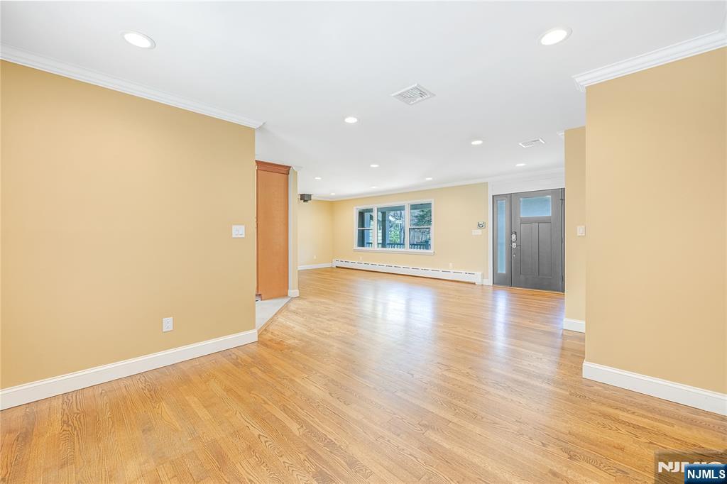 886 High Mountain Road Franklin Lakes, NJ 07417 - Photo 8 of 31