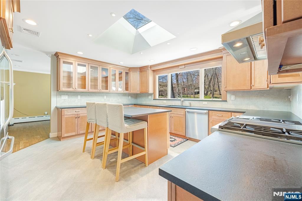 886 High Mountain Road Franklin Lakes, NJ 07417 - Photo 10 of 31