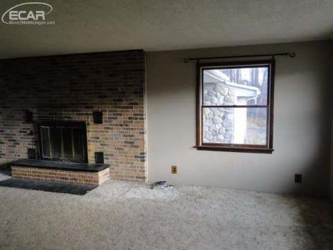 14015 North Vassar Road Millington, MI 48746 - Photo 5 of 15 20454092-4.JPG