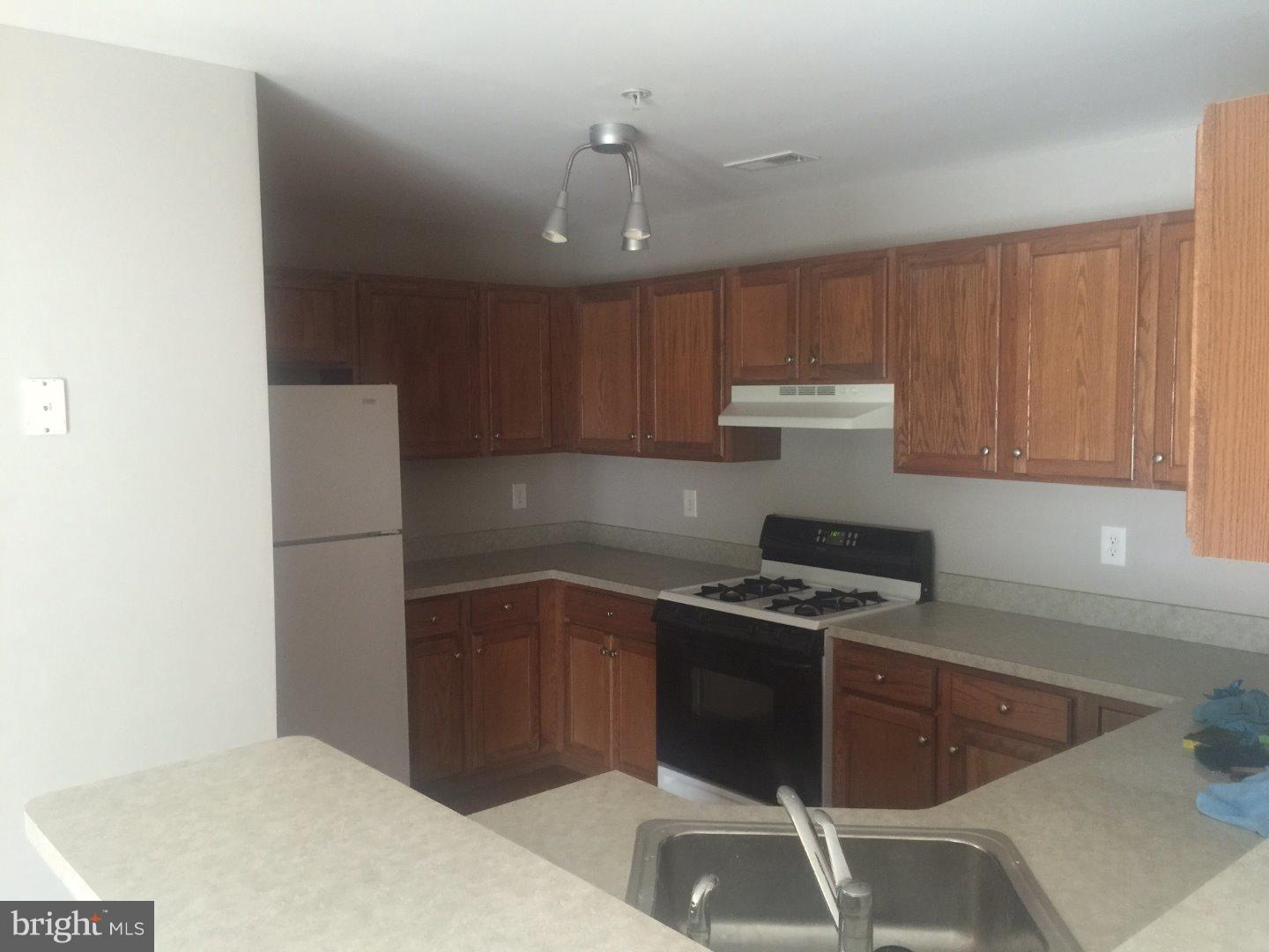 182 Natalie Road Delran, NJ 08075 - Photo 2 of 20