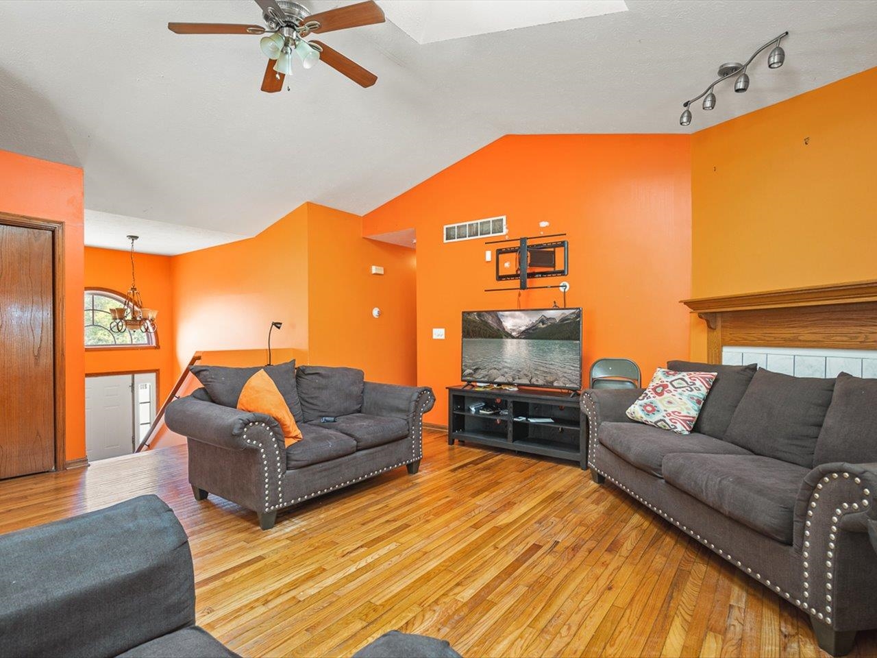 212 Rochester Road Northeast Poplar Grove, IL 61065 - Photo 9 of 39