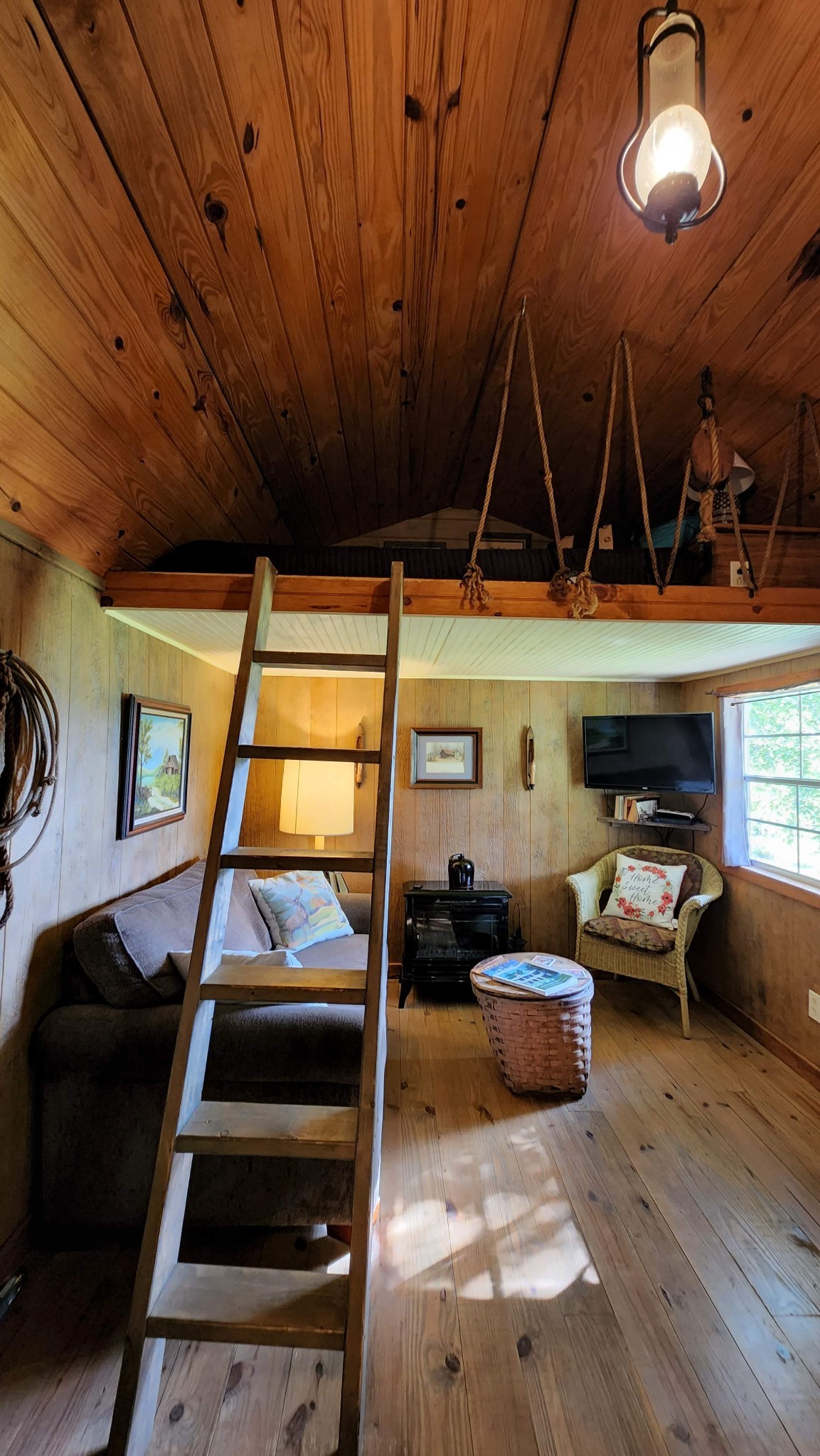 604 Oris Sain Road Morrison, TN 37357 - Photo 75 of 99 a living room with furniture and a flat screen tv