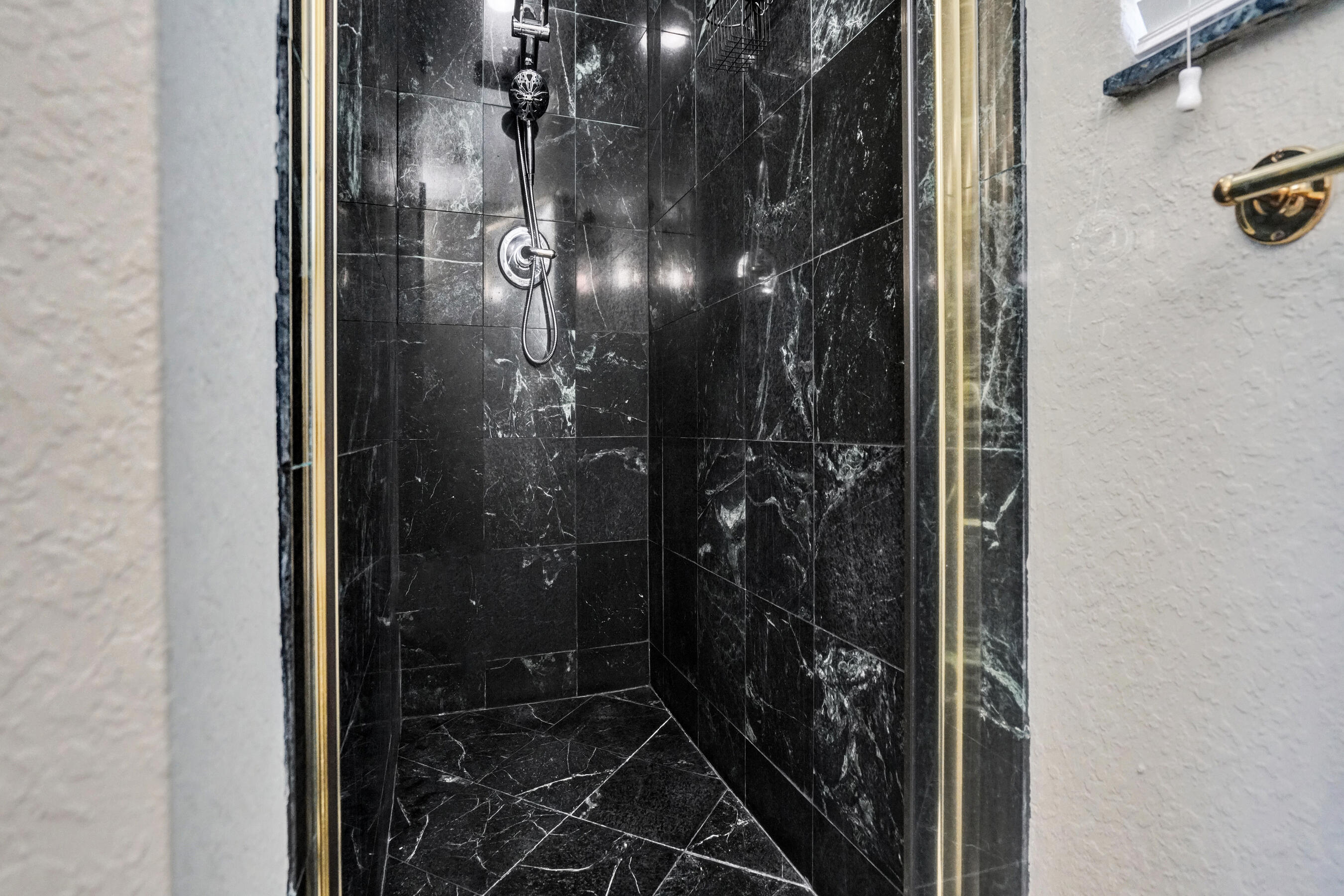 2750 Northeast 45th Street Lighthouse Point, FL 33064 - Photo 21 of 60 Primary Shower