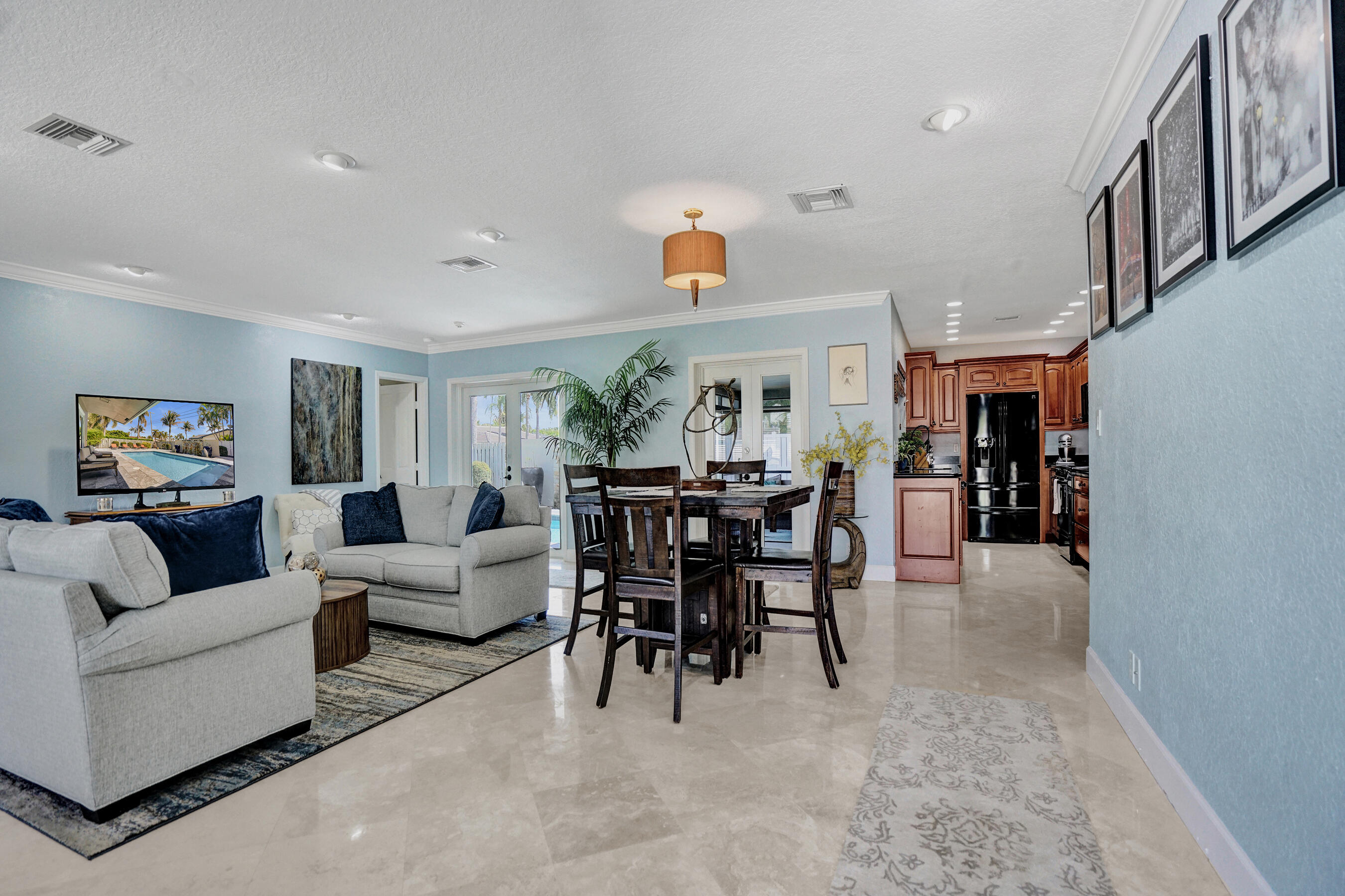 2750 Northeast 45th Street Lighthouse Point, FL 33064 - Photo 3 of 60 Family/Dining Areas
