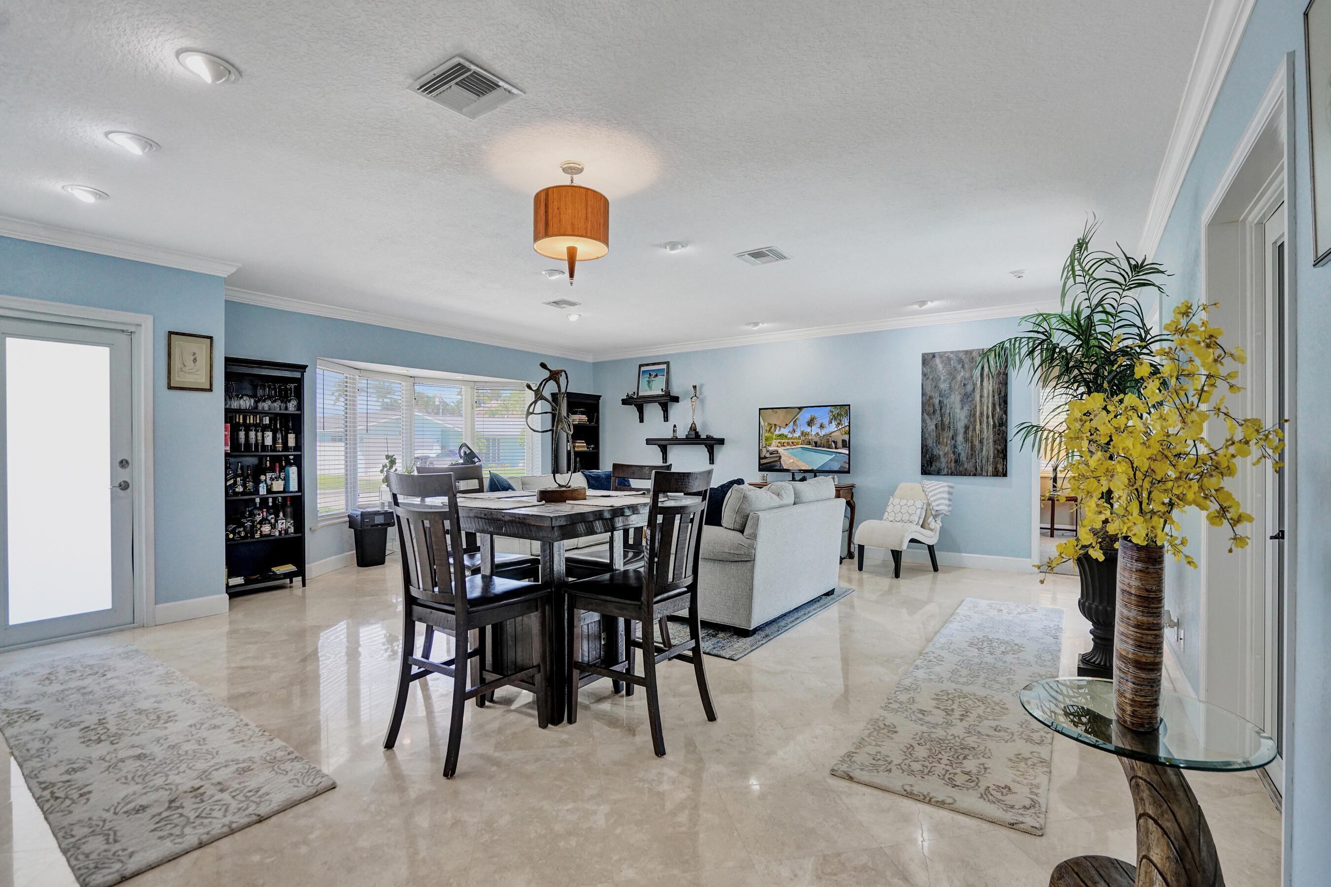2750 Northeast 45th Street Lighthouse Point, FL 33064 - Photo 4 of 60 Family/Dining Areas