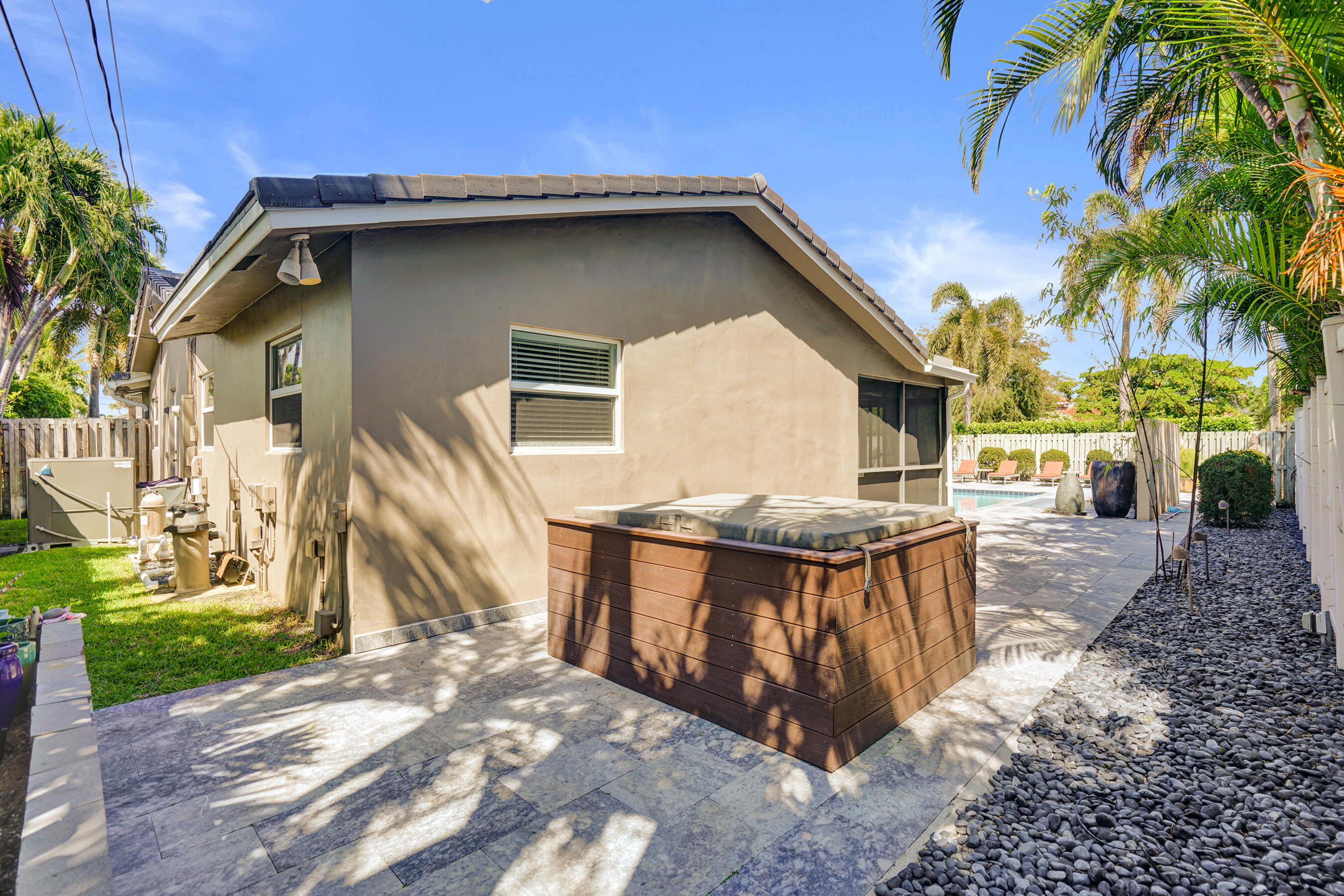 2750 Northeast 45th Street Lighthouse Point, FL 33064 - Photo 48 of 60 Spa