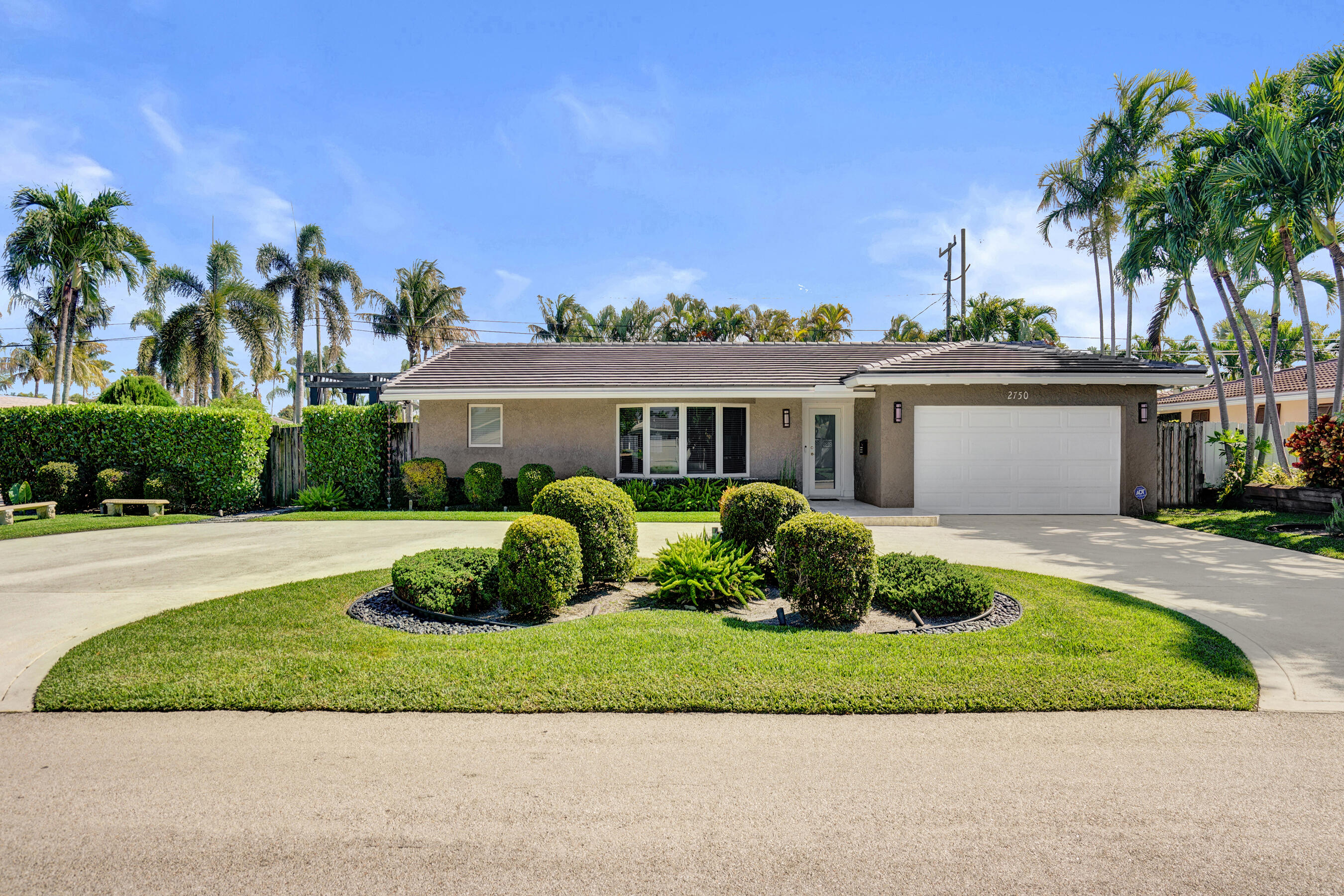 2750 Northeast 45th Street Lighthouse Point, FL 33064 - Photo 53 of 60 Front View