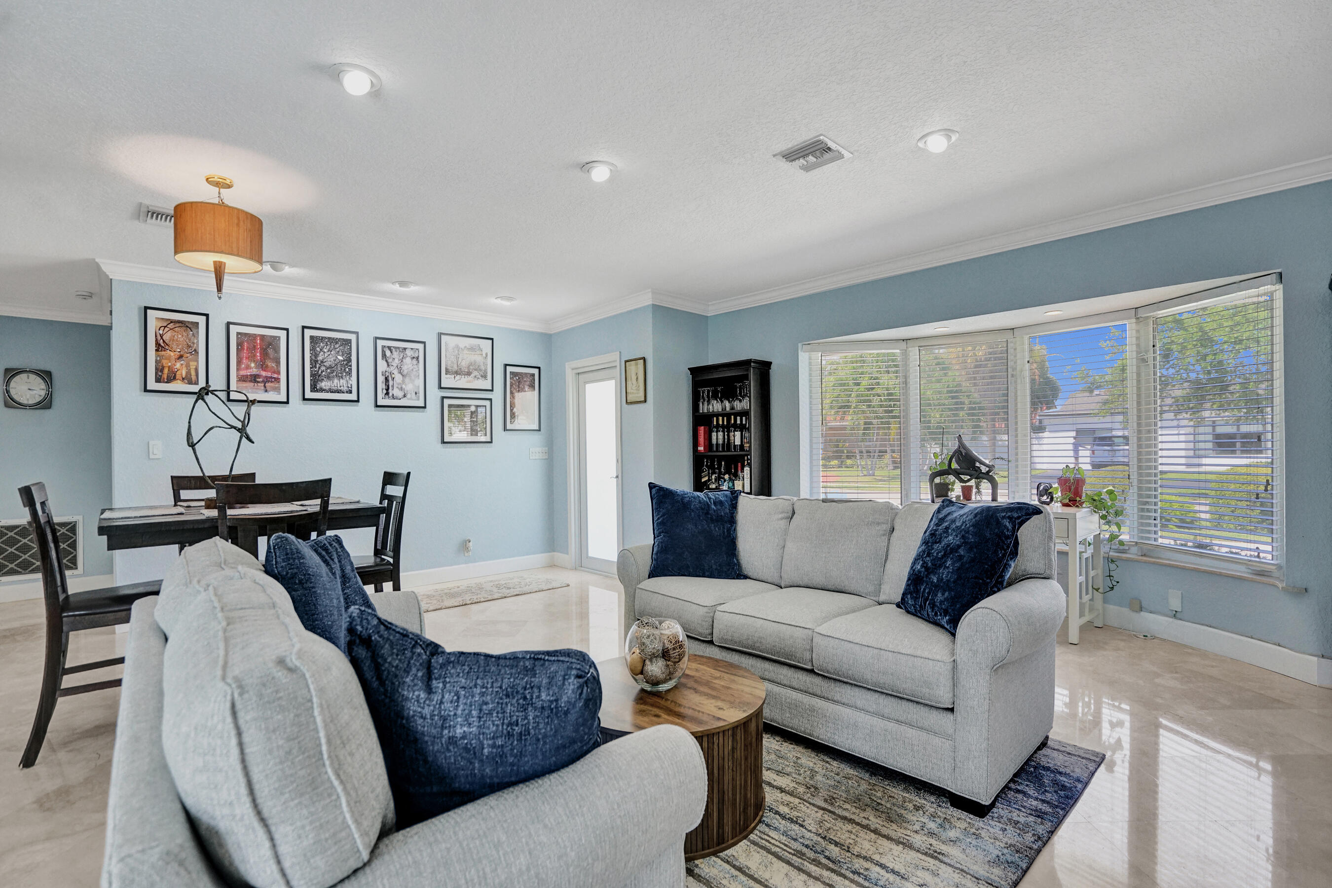 2750 Northeast 45th Street Lighthouse Point, FL 33064 - Photo 6 of 60 Family/Dining Areas