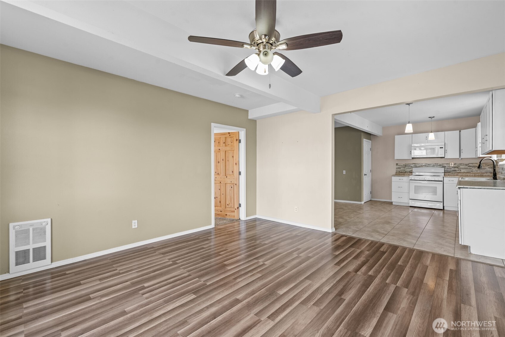 811 Cascade Street Wenatchee, WA 98801 - Photo 4 of 32