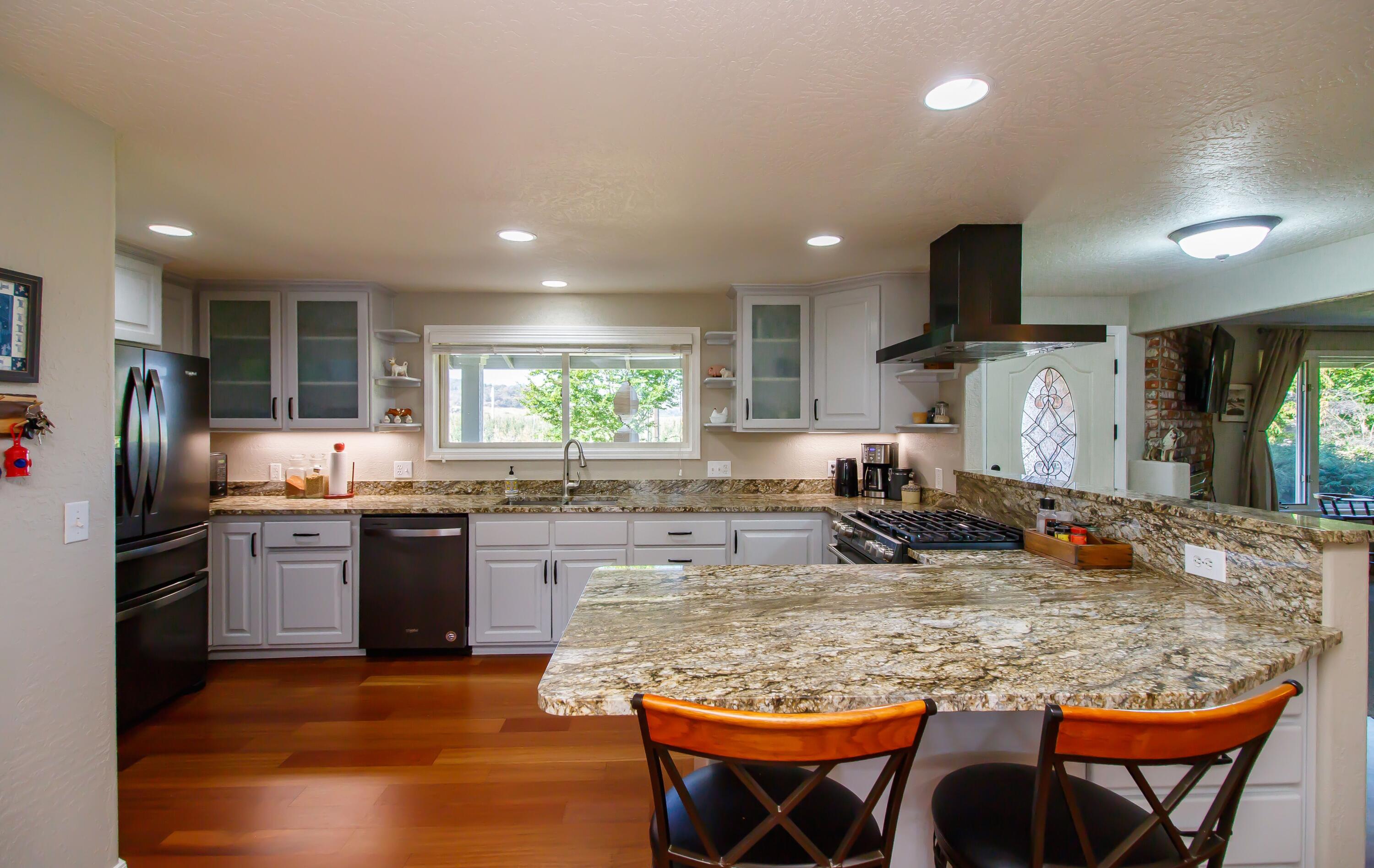 3685 Coleman Creek Road Medford, OR 97501 - Photo 10 of 54 cole 9