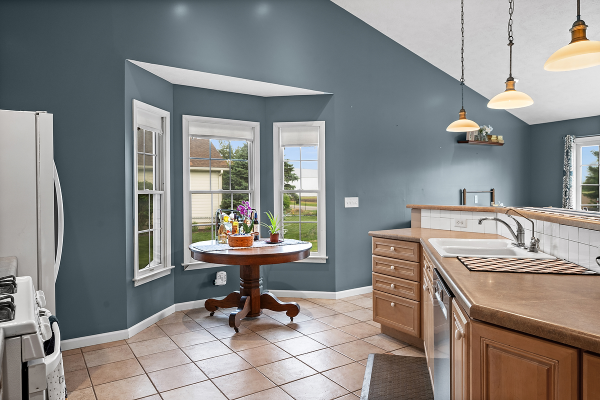 421 Sunset Drive Colfax, IL 61728 - Photo 13 of 44