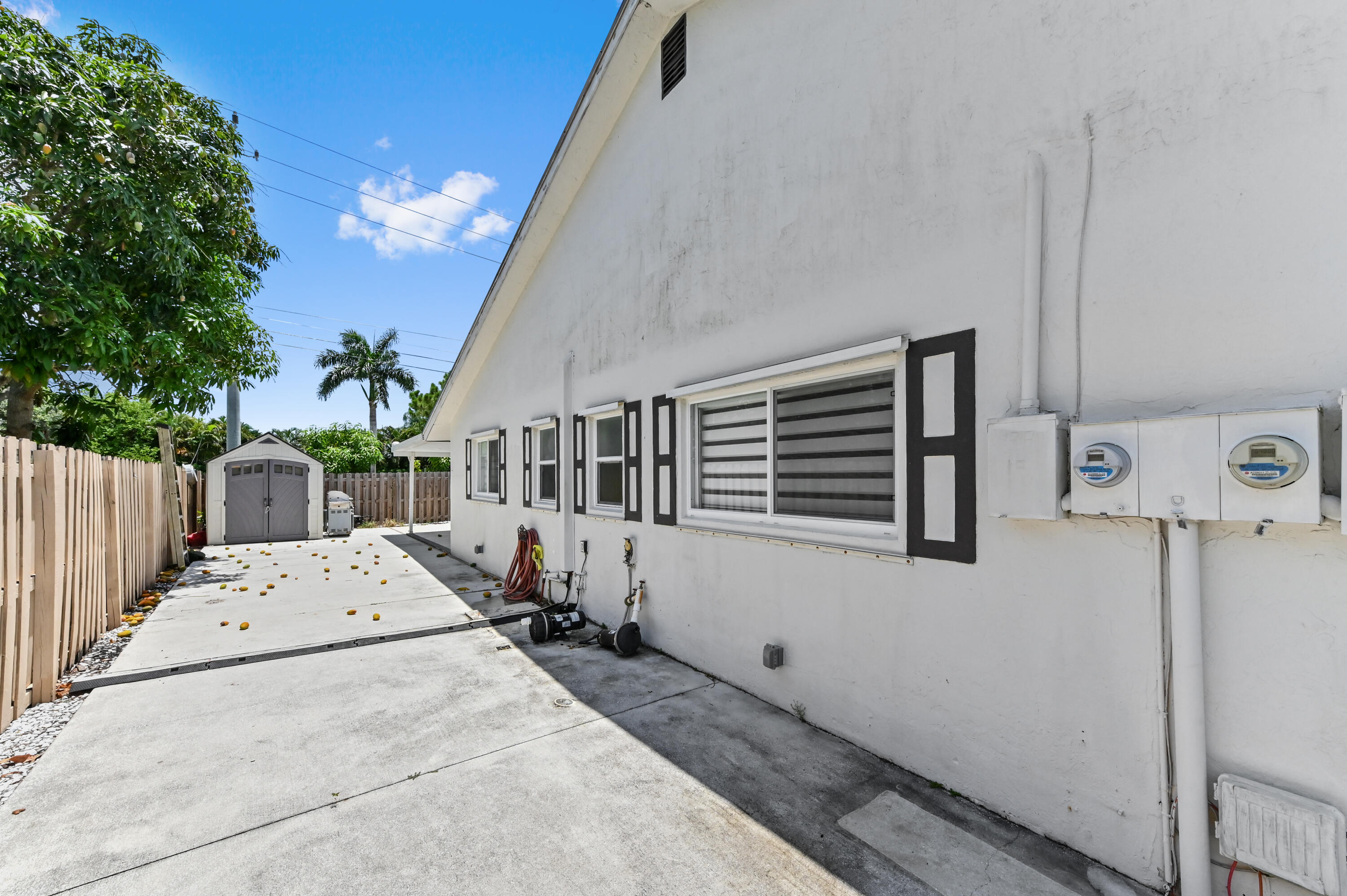 1320 Riverside Circle Wellington, FL 33414 - Photo 28 of 46 30 Rear 03
