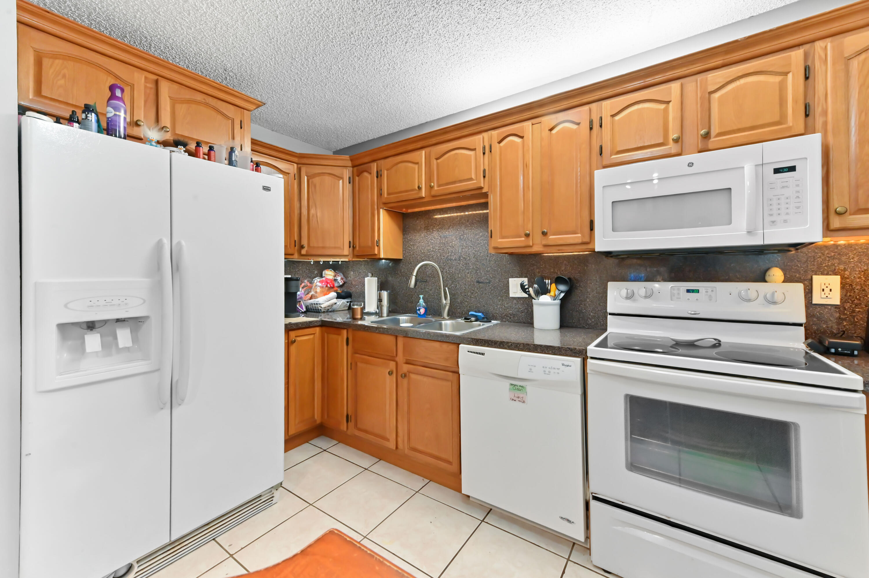 1320 Riverside Circle Wellington, FL 33414 - Photo 34 of 46 10 Kitchen 02