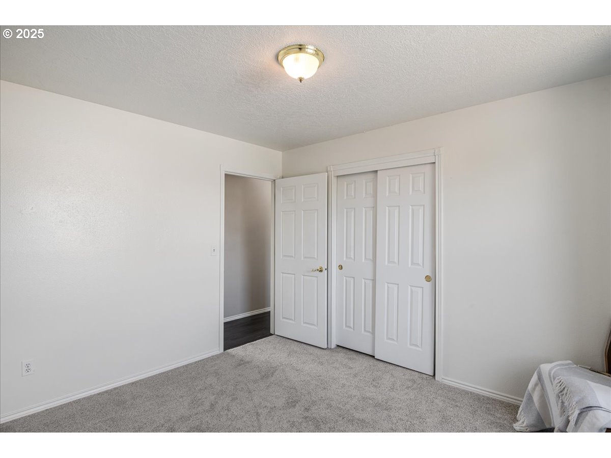 3253 Southeast 24th Terrace Gresham, OR 97080 - Photo 32 of 43 a view of an empty room