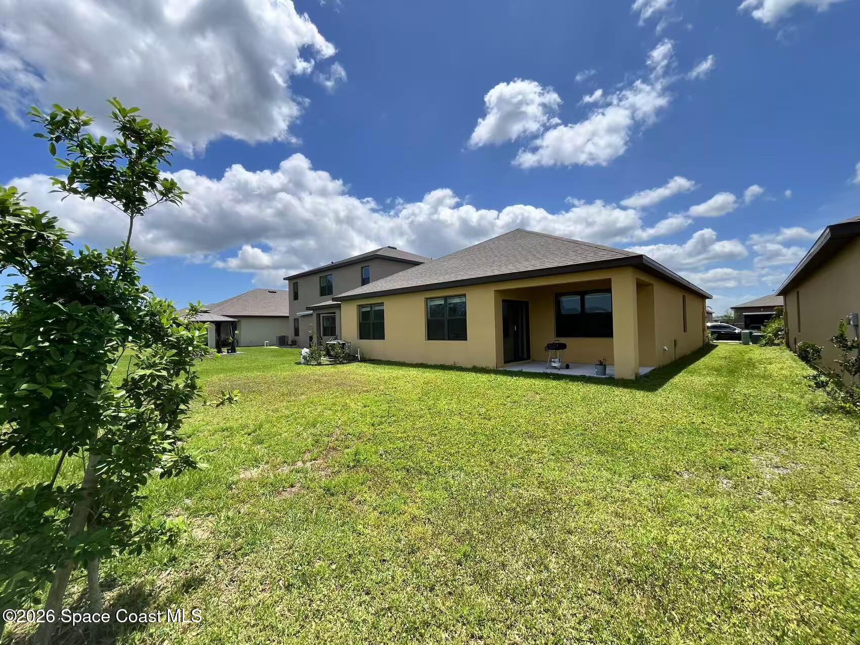 2183 Farmhouse Road Southeast Palm Bay, FL 32909 - Photo 11 of 12 Patio