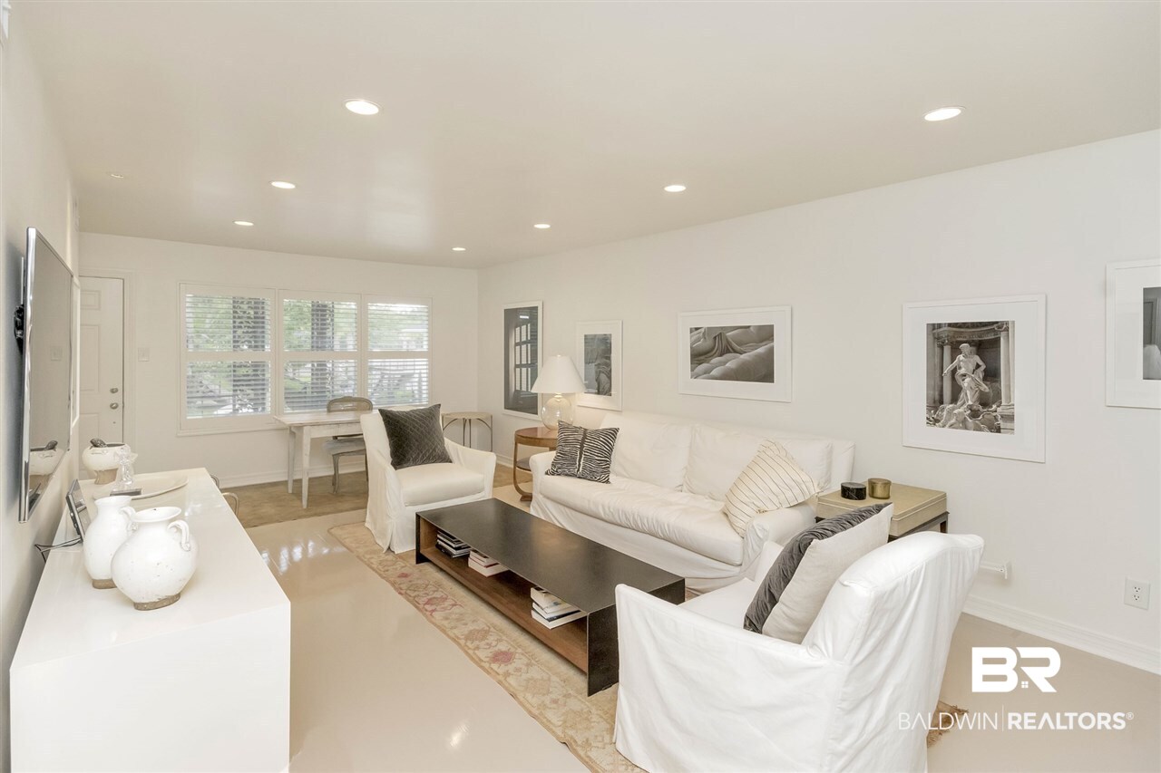 Old Shell Road, Unit E22 Mobile, AL 36608 - Photo 3 of 21