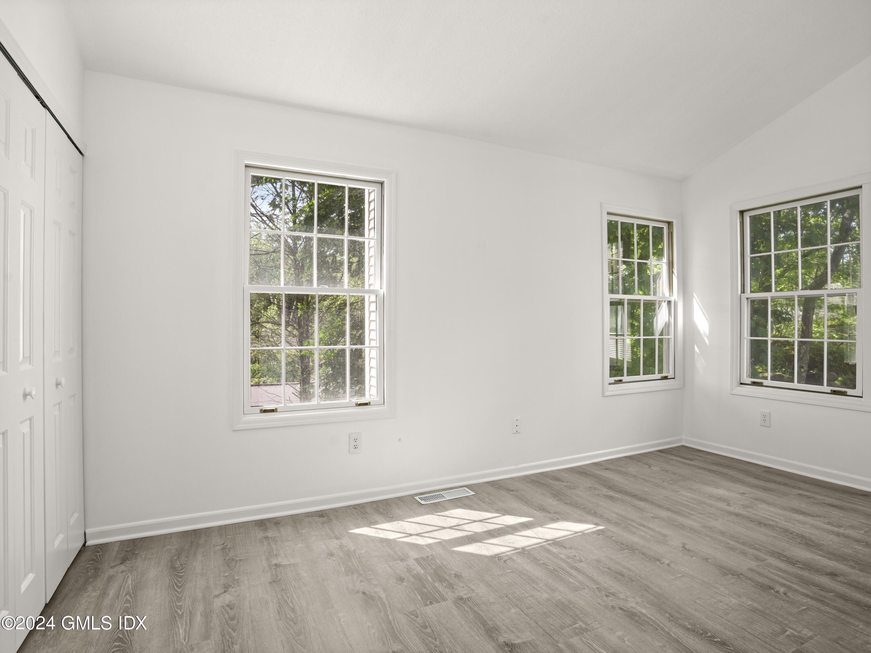 150 Prospect Street, Unit 6 Greenwich, CT 06830 - Photo 14 of 26 14-print-150-prospect-st-apt-6