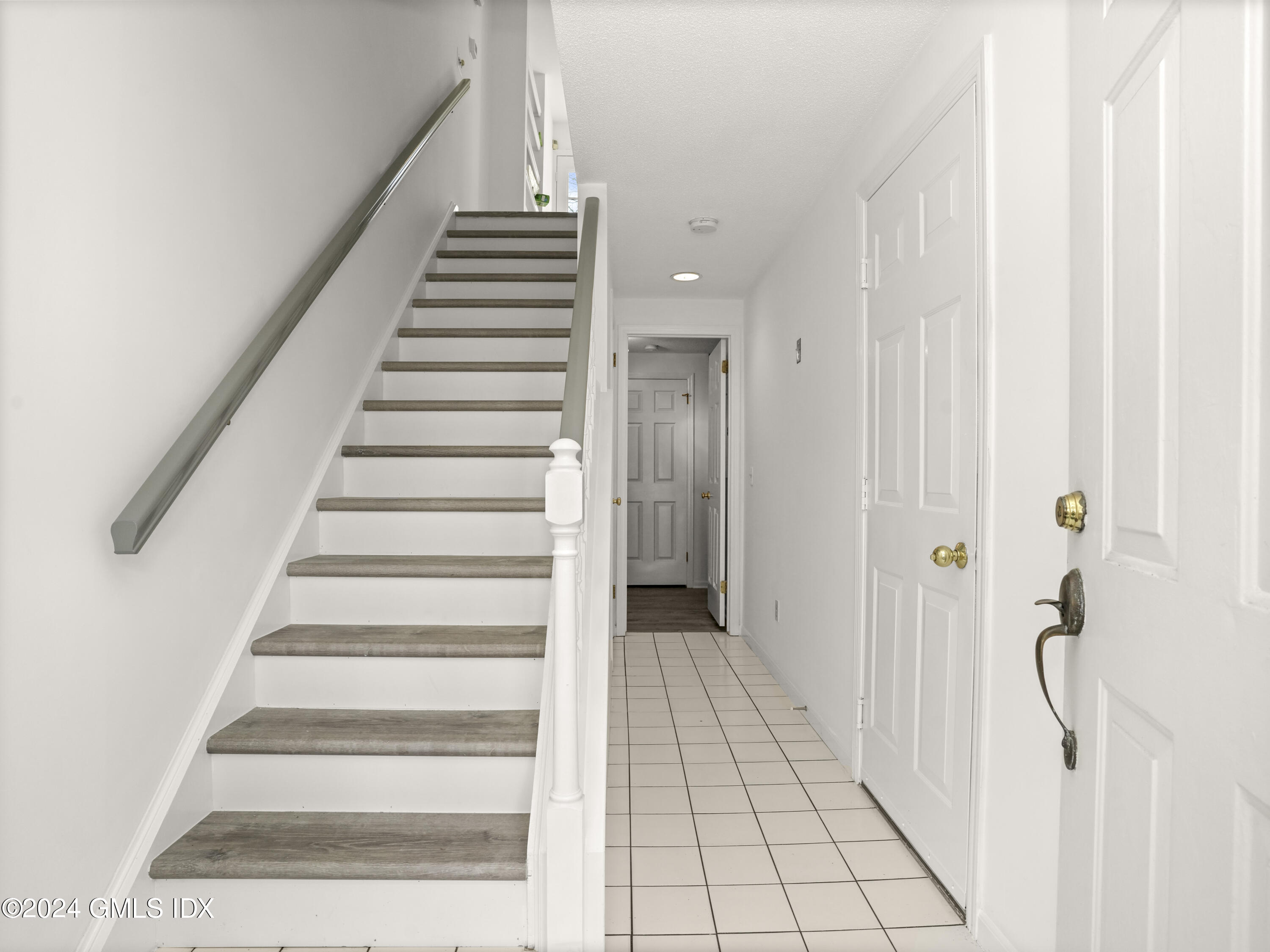 150 Prospect Street, Unit 6 Greenwich, CT 06830 - Photo 2 of 26 2-print-150-prospect-st-apt-6
