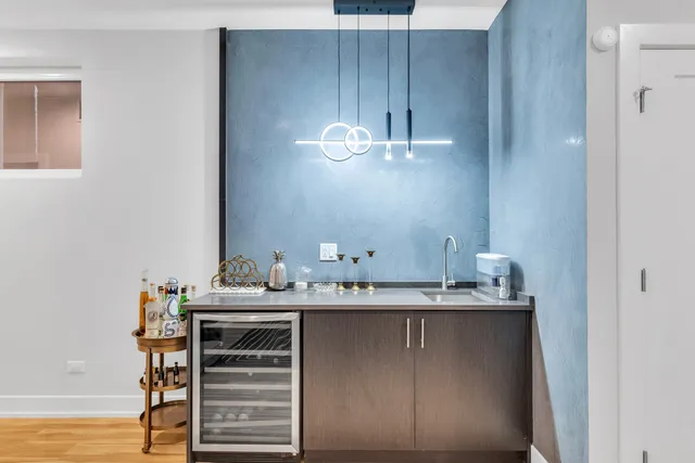 $775,000 | 3708 West Belmont Avenue, Unit 1, Chicago, IL 60618