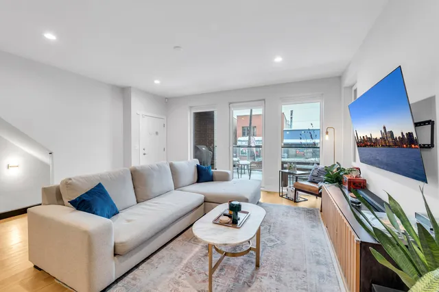 $775,000 | 3708 West Belmont Avenue, Unit 1, Chicago, IL 60618