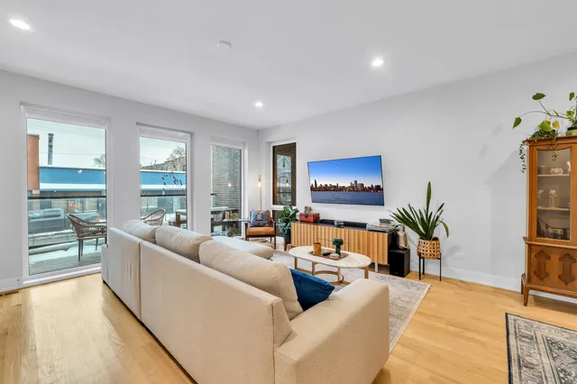 $775,000 | 3708 West Belmont Avenue, Unit 1, Chicago, IL 60618