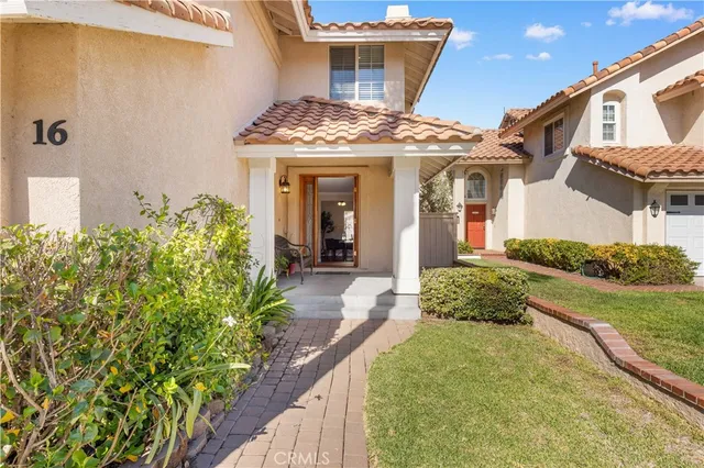 $1,238,000 | 16 Las Piedras, Rancho Santa Margarita, CA 92688