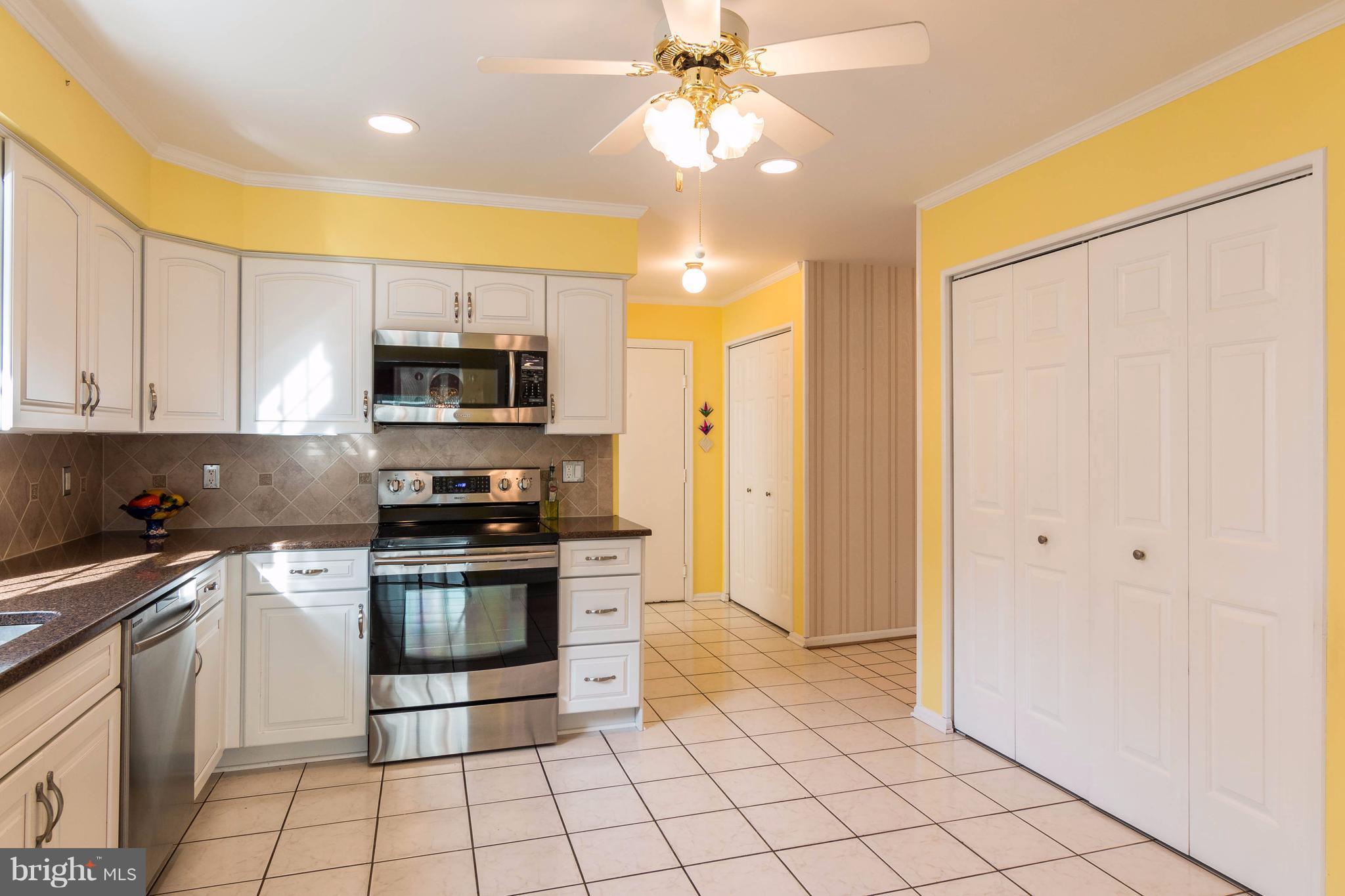 869 Rudder Way Annapolis, MD 21401 - Photo 7 of 27 Kitchen
