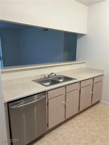 $1,500 | 231 West Horizon Ridge Parkway, Unit 1913, Henderson, NV 89012