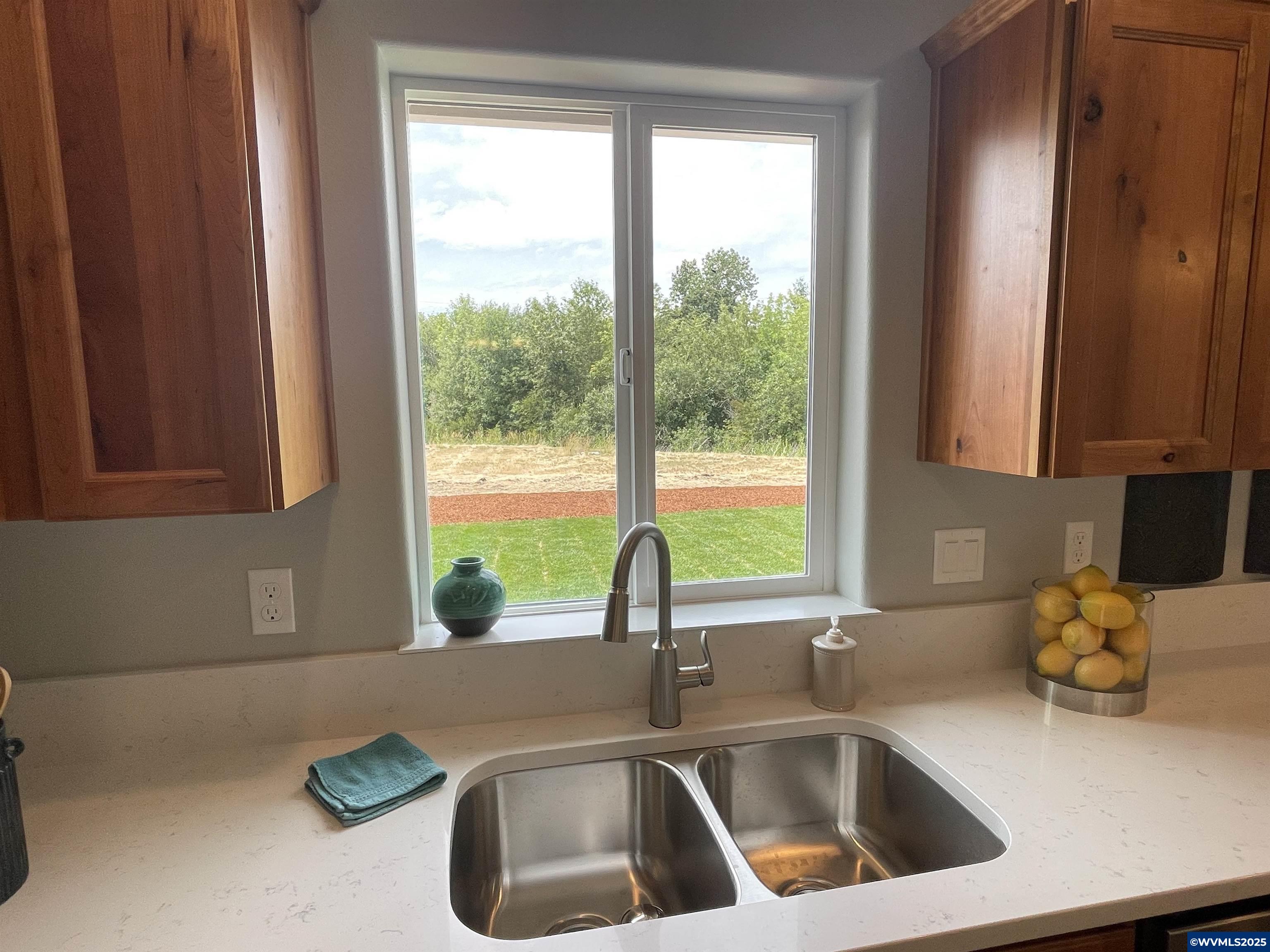 1240 Southwest Hop Street Albany, OR 97321 - Photo 14 of 37