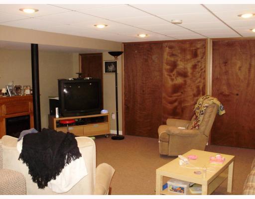 528 Scene Ridge Road Liberty, PA 15133 - Photo 5 of 15 Den/Family/Great Room.