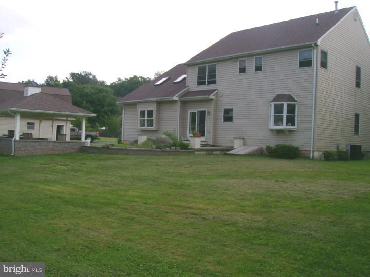 810 Herman Road Horsham, PA 19044 - Photo 3 of 3 Back Yard